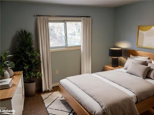 19 Lansdowne Street W, Huntsville, ON - Indoor Photo Showing Bedroom