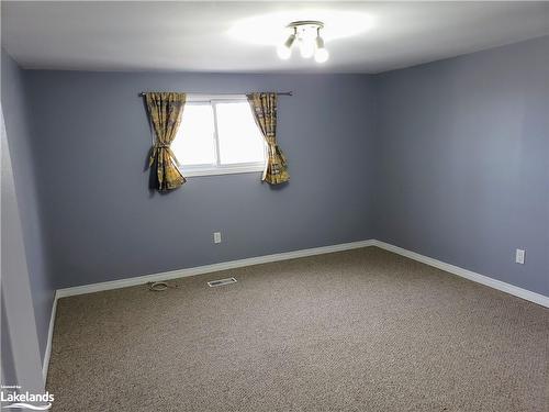 19 Lansdowne Street W, Huntsville, ON - Indoor Photo Showing Other Room