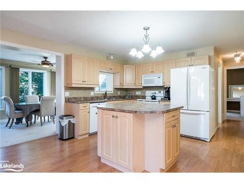 30 Illinois Crescent, Wasaga Beach, ON - Indoor Photo Showing Kitchen