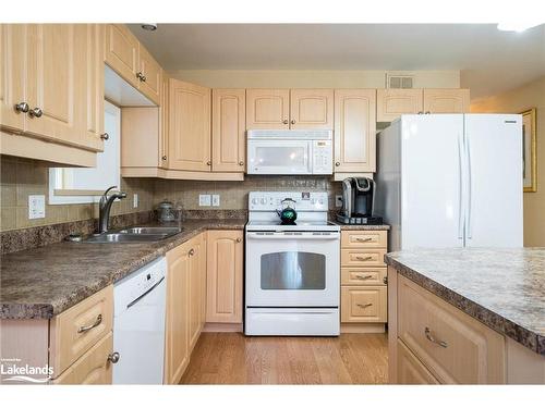 30 Illinois Crescent, Wasaga Beach, ON - Indoor Photo Showing Kitchen With Double Sink