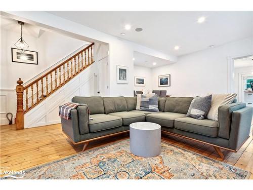 159 Walnut Street, Collingwood, ON - Indoor Photo Showing Living Room