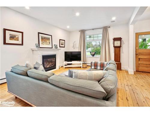 159 Walnut Street, Collingwood, ON - Indoor Photo Showing Living Room With Fireplace