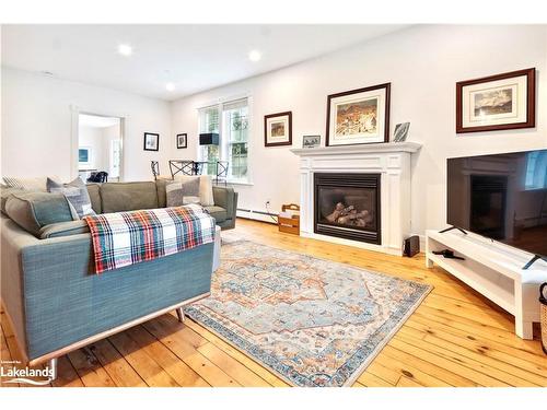 159 Walnut Street, Collingwood, ON - Indoor Photo Showing Living Room With Fireplace