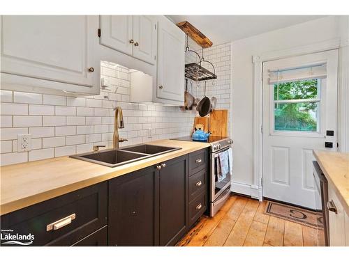 159 Walnut Street, Collingwood, ON - Indoor Photo Showing Kitchen With Double Sink With Upgraded Kitchen