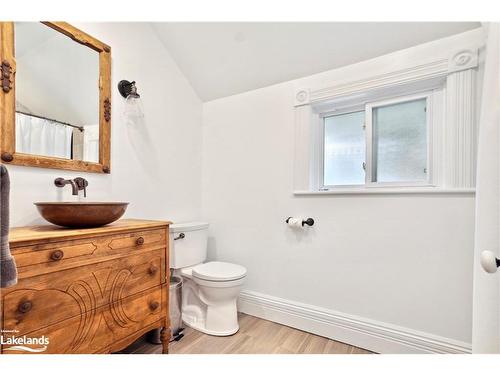 159 Walnut Street, Collingwood, ON - Indoor Photo Showing Bathroom