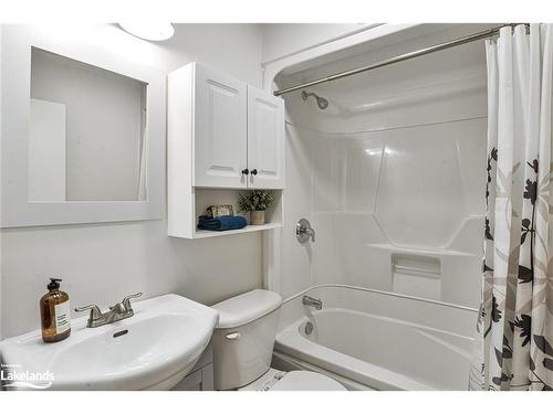 3-118 Isabella Street, Parry Sound, ON - Indoor Photo Showing Bathroom