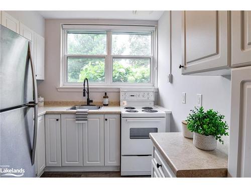 3-118 Isabella Street, Parry Sound, ON - Indoor Photo Showing Kitchen