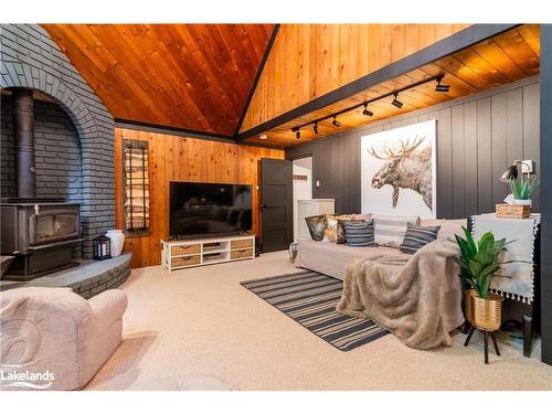 238 Woodland Drive, Huntsville, ON - Indoor Photo Showing Living Room With Fireplace