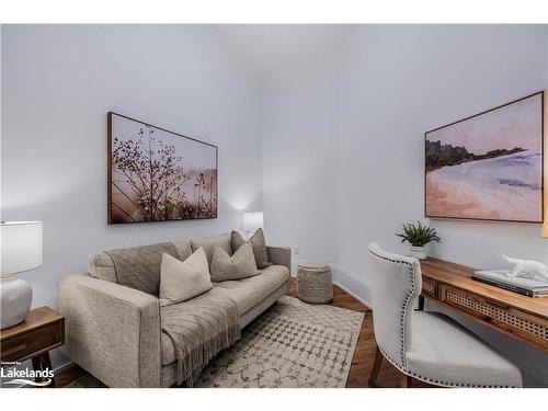 Ph617-1 Hume Street, Collingwood, ON - Indoor Photo Showing Living Room