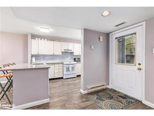 387 Mariners Way, Collingwood, ON - Indoor Photo Showing Kitchen