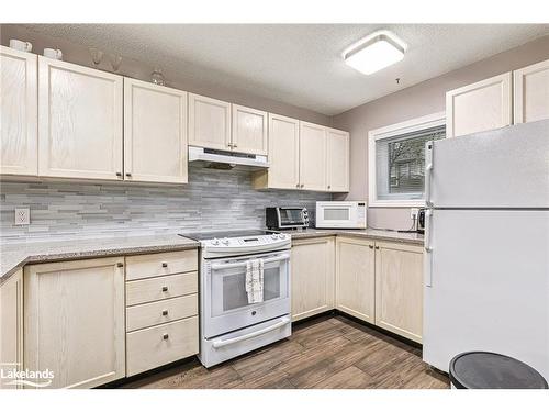 387 Mariners Way, Collingwood, ON - Indoor Photo Showing Kitchen