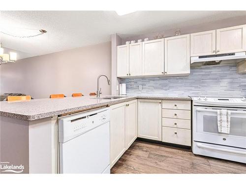 387 Mariners Way, Collingwood, ON - Indoor Photo Showing Kitchen