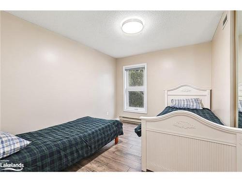 387 Mariners Way, Collingwood, ON - Indoor Photo Showing Bedroom