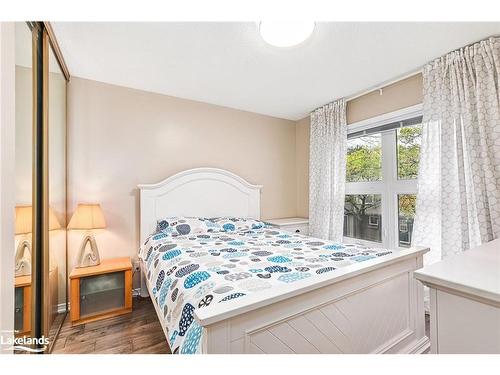 387 Mariners Way, Collingwood, ON - Indoor Photo Showing Bedroom