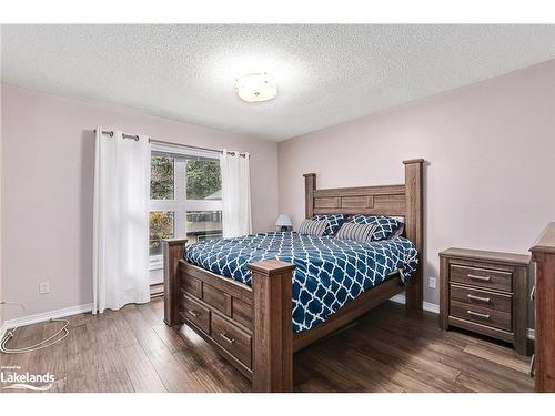 387 Mariners Way, Collingwood, ON - Indoor Photo Showing Bedroom