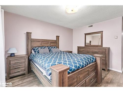 387 Mariners Way, Collingwood, ON - Indoor Photo Showing Bedroom