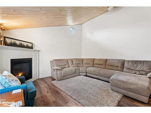 85 Beaumont Drive, Bracebridge, ON - Indoor Photo Showing Living Room With Fireplace