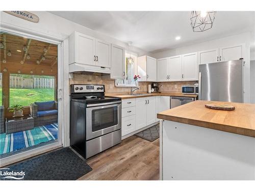 85 Beaumont Drive, Bracebridge, ON - Indoor Photo Showing Kitchen