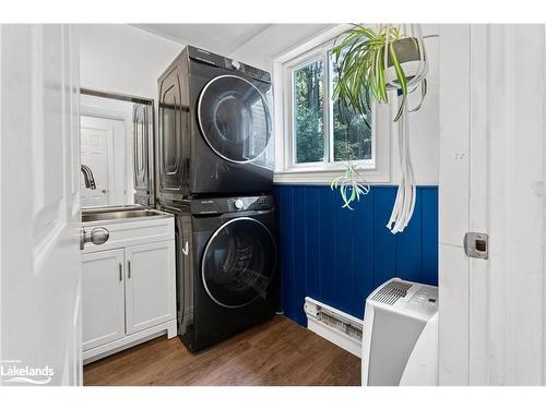 85 Beaumont Drive, Bracebridge, ON - Indoor Photo Showing Laundry Room