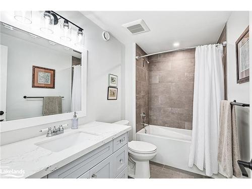 638508 St Vincent-Sydenham Townline, Sydenham, ON - Indoor Photo Showing Bathroom