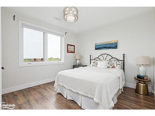 638508 St Vincent-Sydenham Townline, Sydenham, ON - Indoor Photo Showing Bedroom