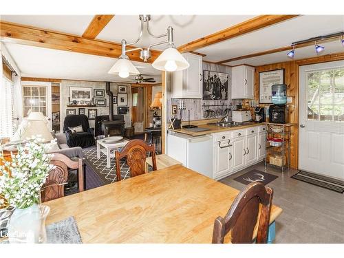 1119 Grist Mill Lane, Dorset, ON - Indoor Photo Showing Dining Room