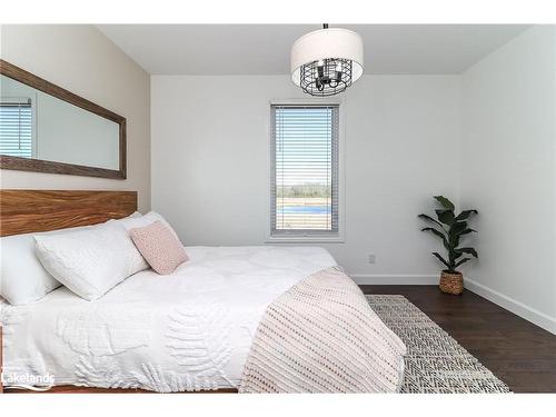 18 Swan Lane, Port Mcnicoll, ON - Indoor Photo Showing Bedroom