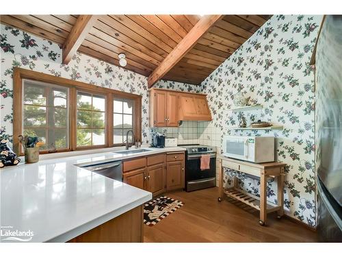 3-1344 Peninsula Rd, Port Carling, ON - Indoor Photo Showing Kitchen