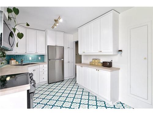 26 Mckibbon Drive, Meaford, ON - Indoor Photo Showing Kitchen