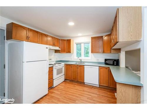 6 Monica Road, Tiny, ON - Indoor Photo Showing Kitchen