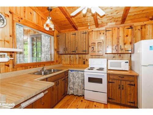 202 Lynx Drive, Kearney, ON - Indoor Photo Showing Kitchen With Double Sink