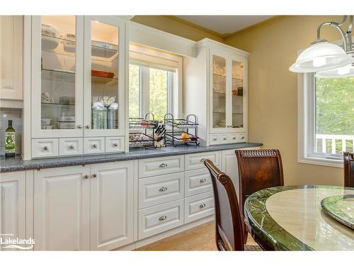 91 Mary Jane Road, Tiny, ON - Indoor Photo Showing Dining Room