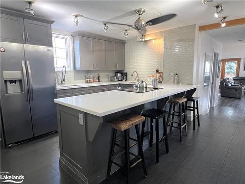 22 Market Street, Collingwood, ON - Indoor Photo Showing Kitchen