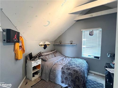 22 Market Street, Collingwood, ON - Indoor Photo Showing Bedroom