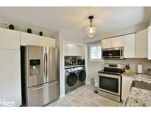 61 Regina Boulevard, Wasaga Beach, ON - Indoor Photo Showing Kitchen