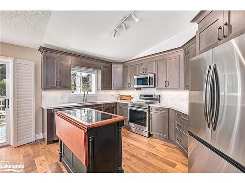 8 Sheffield Terrace, Collingwood, ON - Indoor Photo Showing Kitchen