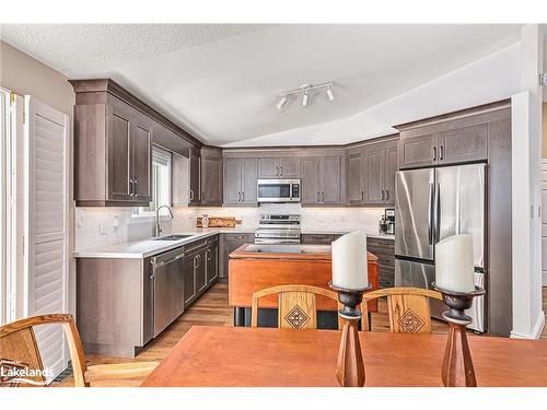 8 Sheffield Terrace, Collingwood, ON - Indoor Photo Showing Kitchen