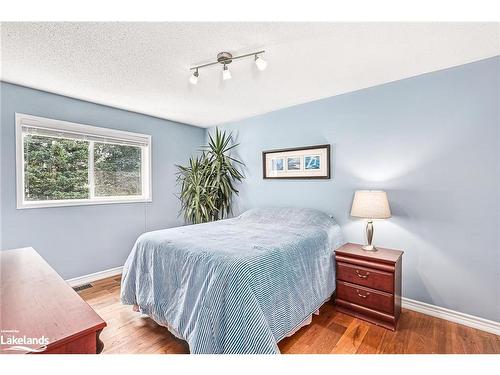 8 Sheffield Terrace, Collingwood, ON - Indoor Photo Showing Bedroom