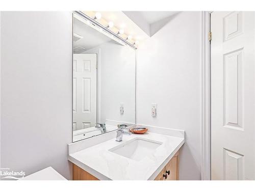 8 Sheffield Terrace, Collingwood, ON - Indoor Photo Showing Bathroom