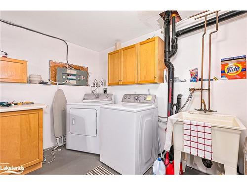 8 Sheffield Terrace, Collingwood, ON - Indoor Photo Showing Laundry Room