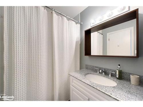 6 Port Road, Collingwood, ON - Indoor Photo Showing Bathroom