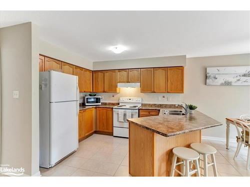 28 Northwood Drive, Wasaga Beach, ON - Indoor Photo Showing Kitchen With Double Sink