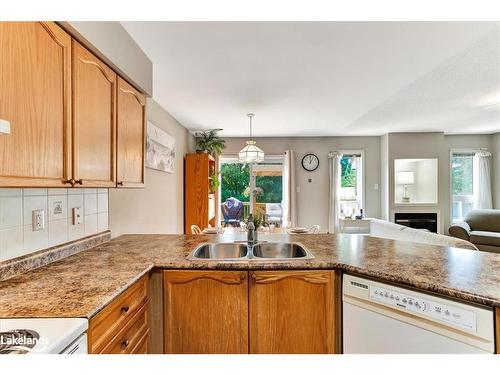 28 Northwood Drive, Wasaga Beach, ON - Indoor Photo Showing Kitchen With Double Sink