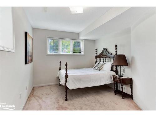 28 Northwood Drive, Wasaga Beach, ON - Indoor Photo Showing Bedroom