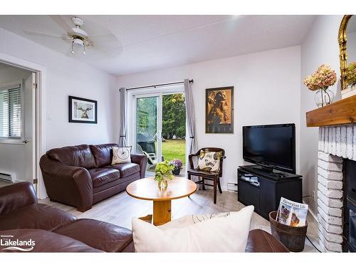 46-19 Dawson Drive, Collingwood, ON - Indoor Photo Showing Living Room