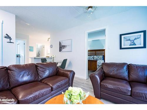 46-19 Dawson Drive, Collingwood, ON - Indoor Photo Showing Living Room