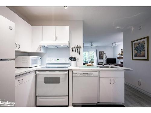 46-19 Dawson Drive, Collingwood, ON - Indoor Photo Showing Kitchen