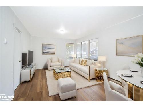 36 Northgate Road, Wasaga Beach, ON - Indoor Photo Showing Living Room