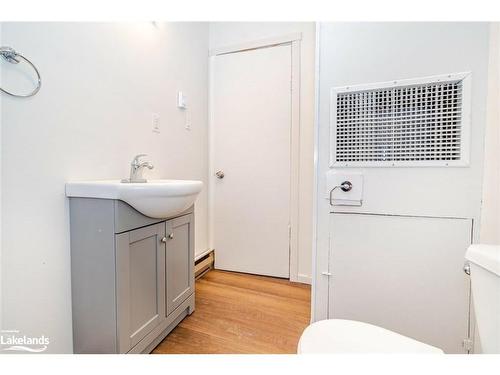 36 Northgate Road, Wasaga Beach, ON - Indoor Photo Showing Bathroom