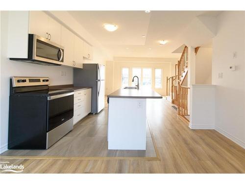 125 Sandhill Crane Drive, Wasaga Beach, ON - Indoor Photo Showing Kitchen With Stainless Steel Kitchen